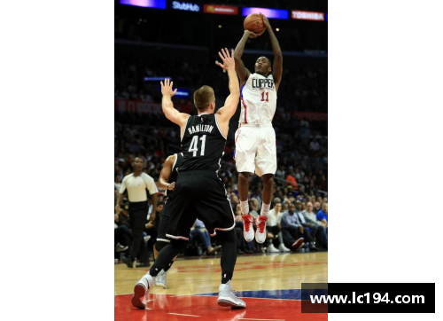 NBA最新战报：全面分析今日比赛，球队表现与关键数据一览